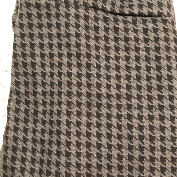 Chicos Houndstooth leggings. Black/grey tall - Picture 2 of 2